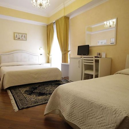 Hotel Vienna Ostenda E Ristorante Il Danubio Rimini Exteriör bild