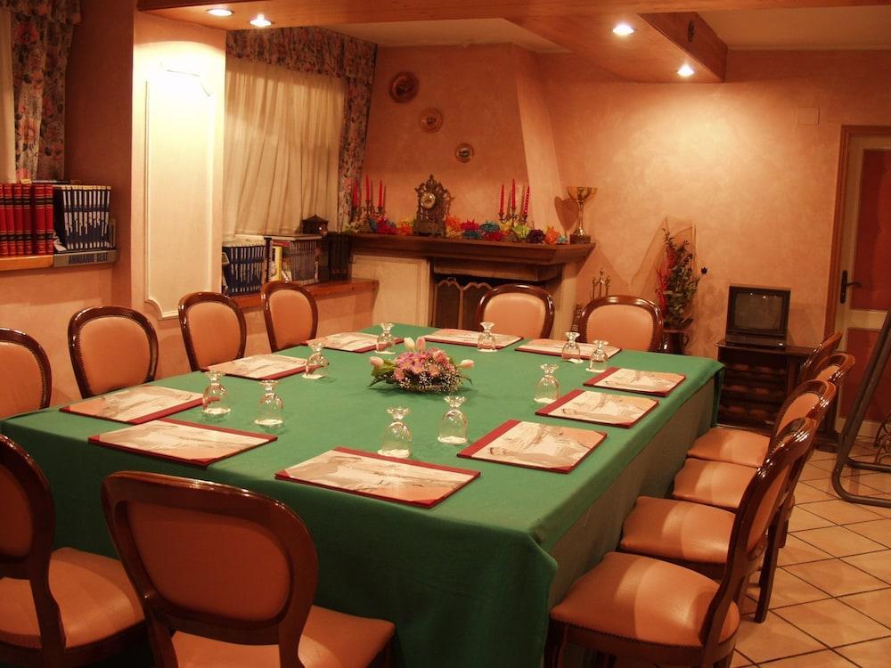 Hotel Vienna Ostenda E Ristorante Il Danubio Rimini Exteriör bild