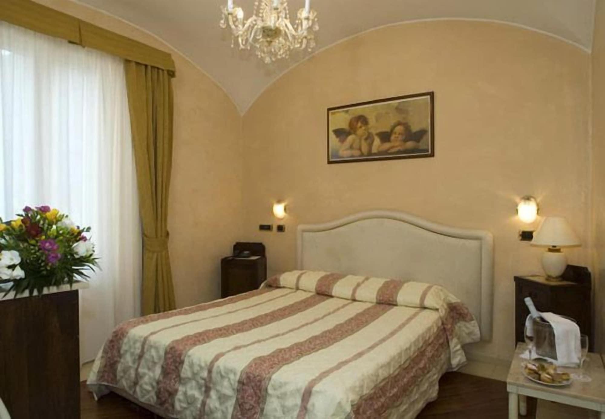 Hotel Vienna Ostenda E Ristorante Il Danubio Rimini Exteriör bild