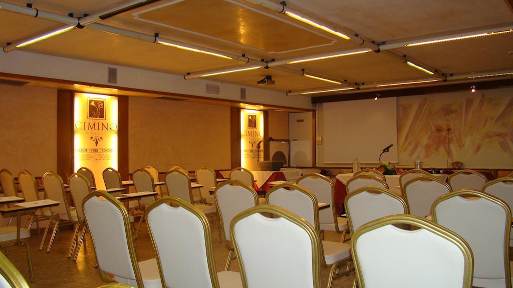 Hotel Vienna Ostenda E Ristorante Il Danubio Rimini Exteriör bild