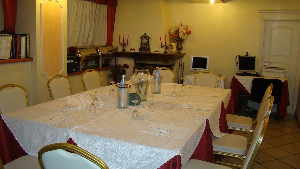 Hotel Vienna Ostenda E Ristorante Il Danubio Rimini Exteriör bild