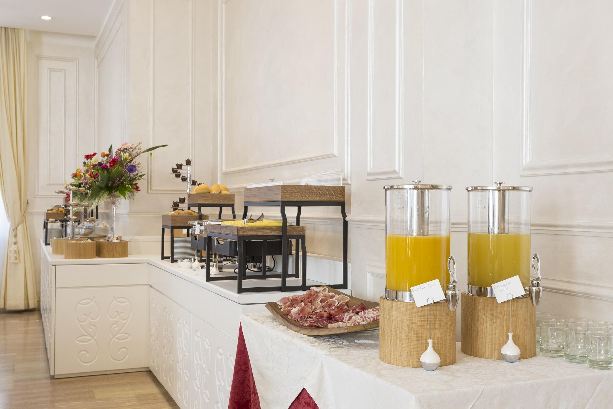 Hotel Vienna Ostenda E Ristorante Il Danubio Rimini Exteriör bild