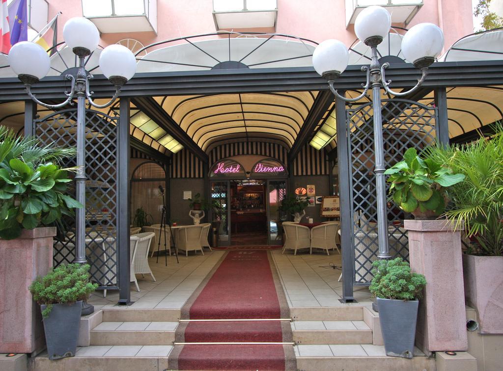 Hotel Vienna Ostenda E Ristorante Il Danubio Rimini Exteriör bild