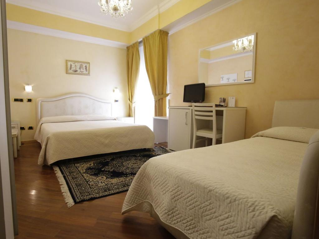Hotel Vienna Ostenda E Ristorante Il Danubio Rimini Exteriör bild