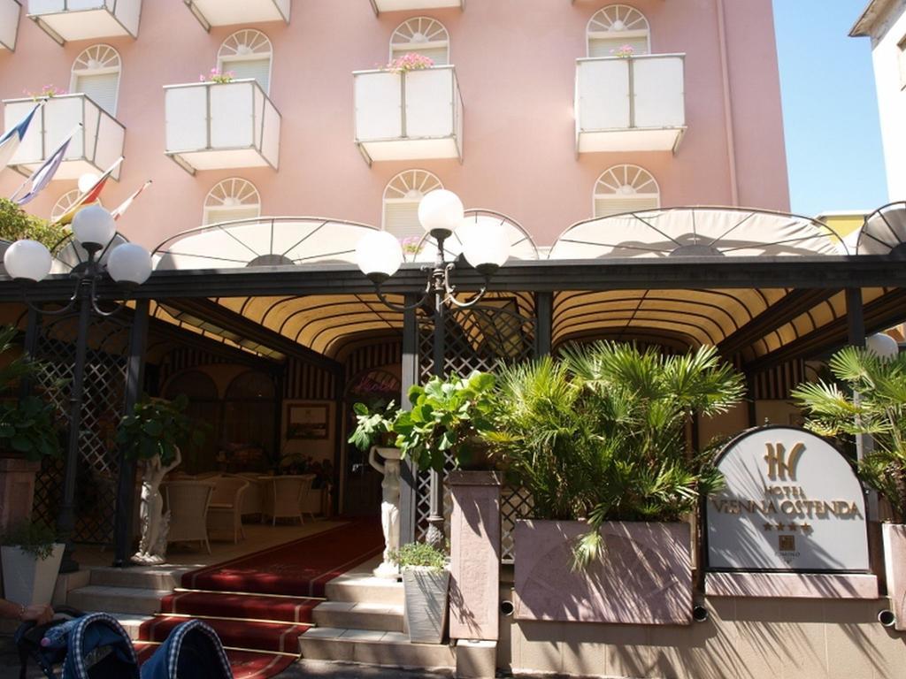 Hotel Vienna Ostenda E Ristorante Il Danubio Rimini Exteriör bild